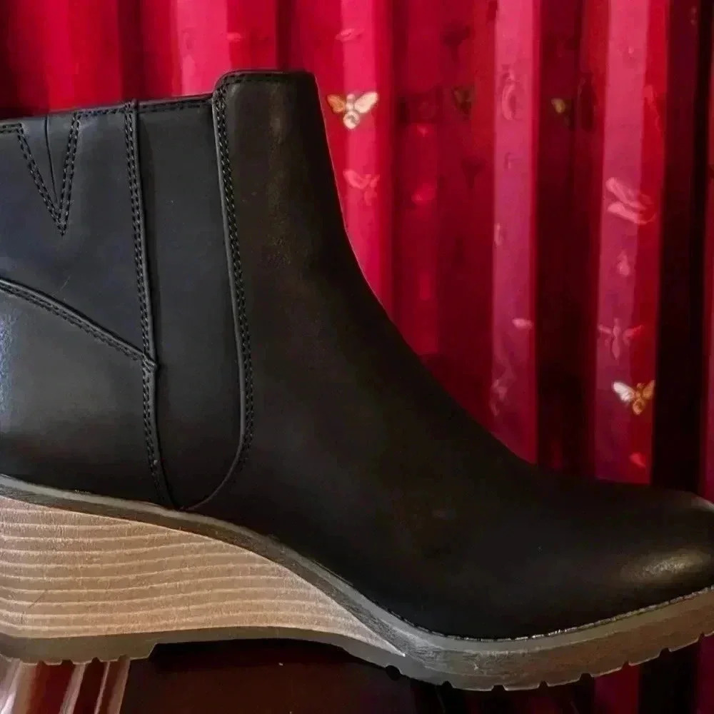 DR SCHOLLS CHLOE BLACK BOOTIE SIZE 7.5W NIB - Picture 5 of 7
